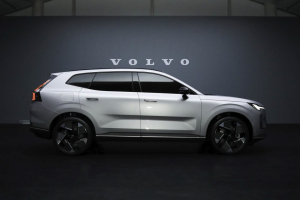 볼보 XC70 공개, XC60보다 큰 하이브리드 SUV