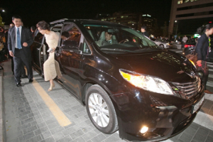 원빈의 차 시에나…'럭셔리 미니밴이 왔다'