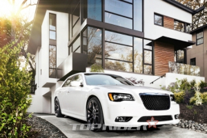 크라이슬러 300C SRT8 출시…가격은 8000만원