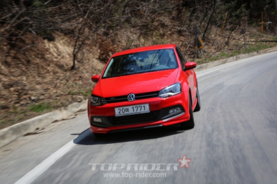 [영상] 폭스바겐 폴로 타보니…기본에 충실한 차