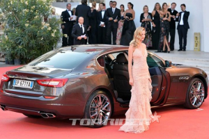 베니스 영화제에 조지 클루니가 탄 차는...