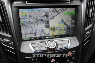 [써보니] 카메라 하나로 4D 어라운드 뷰 보여주는 내비게이션, BF500