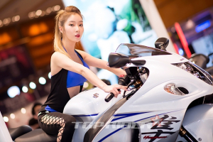레이싱 모델 정정아, 바이크와 한 몸