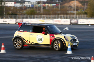 일반인도 참가하는 모터스포츠..짐카나 '인기'