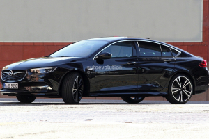 신형 '인시그니아' 디자인 노출..유럽판 '말리부'