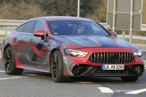 AMG GT 4도어 부분변경 포착, 핵심은 804마력 PHEV