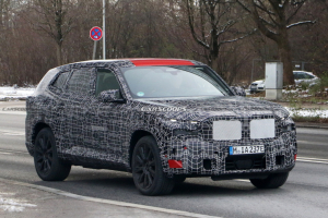 BMW X8 출시 임박했나? 도로 위 존재감은 압도적