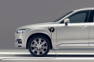 볼보 XC90 PHEV, 455마력으로 성능 ‘업’