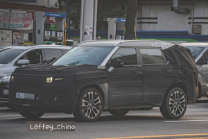 쌍용차 J100 테스트카 포착, 정통 SUV 디자인 ‘눈길’