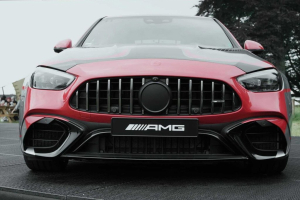 신형 AMG C63 E 티저 공개, 670마력 4기통 스포츠 세단