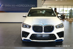 BMW iX5, 수소연료전지차와 전기차는 함께 간다