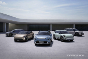 기아 EV4와 EV3 공개, 롱테일 세단과 소형 SUV
