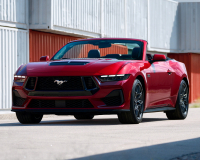 포드 머스탱, 디지털 시대..아날로그 감성으로 완성