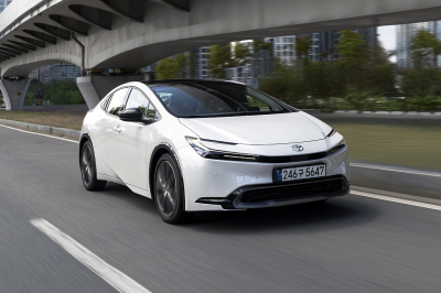 [시승기] 프리우스 AWD 2026년형, 연비 그대로 안정성 '업'